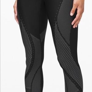 Lululemon mapped out tight size 4